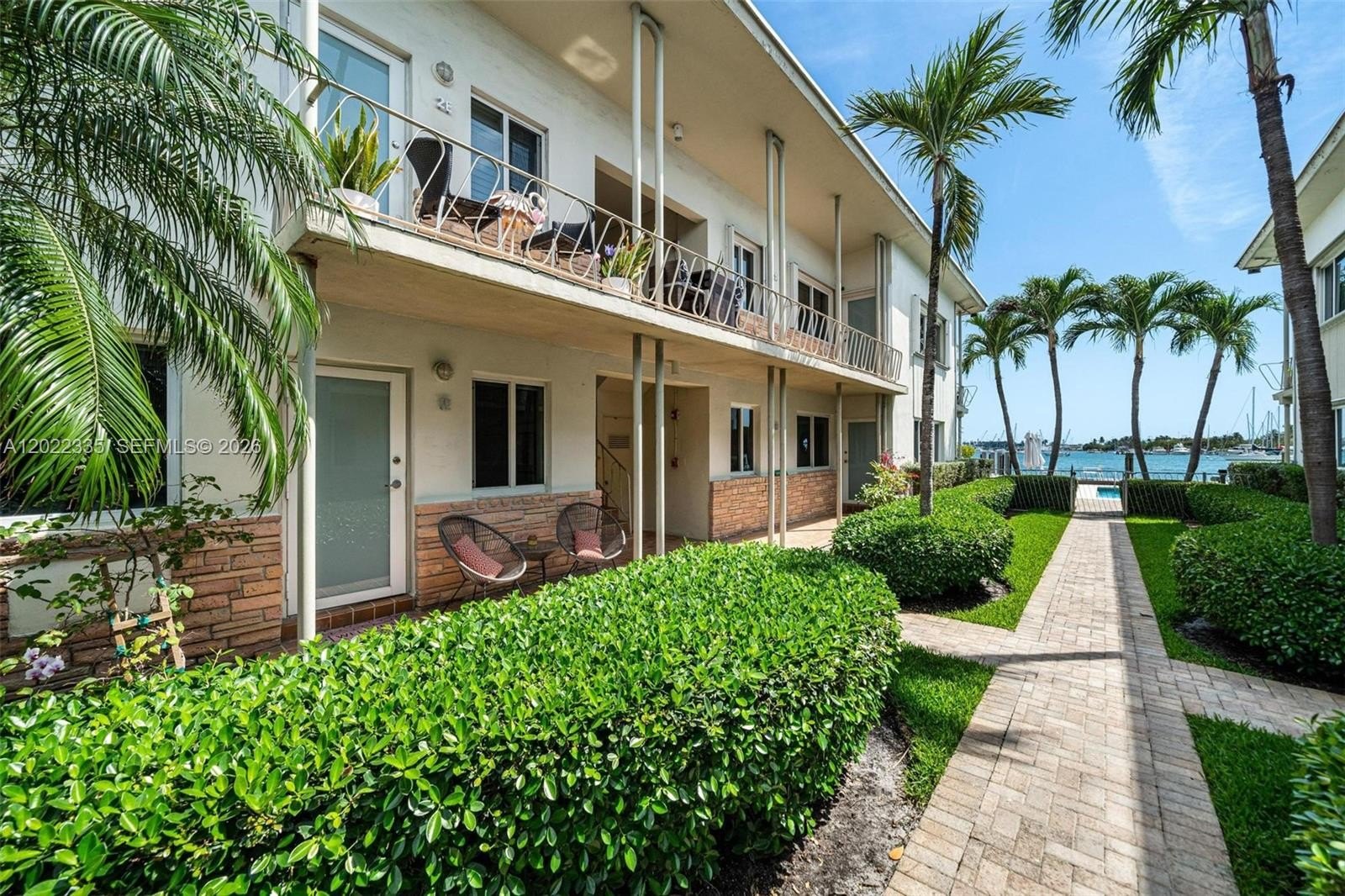 Co-op 1BR 1BA - 1130 Venetian Way, Miami, FL