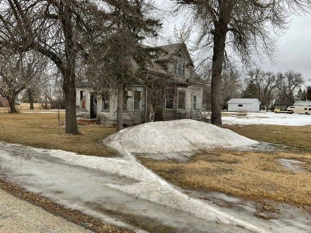 Single Family 2BR 1BA - 102 2nd Ave SW, Balta, ND