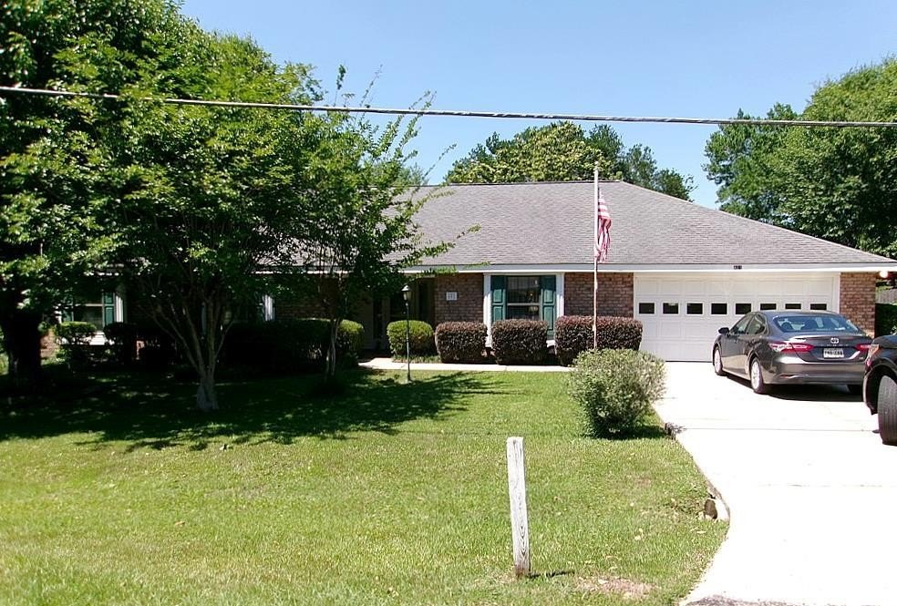 Single Family 3BR 3BA - 401 Hide A Way Lane, Carriere, MS