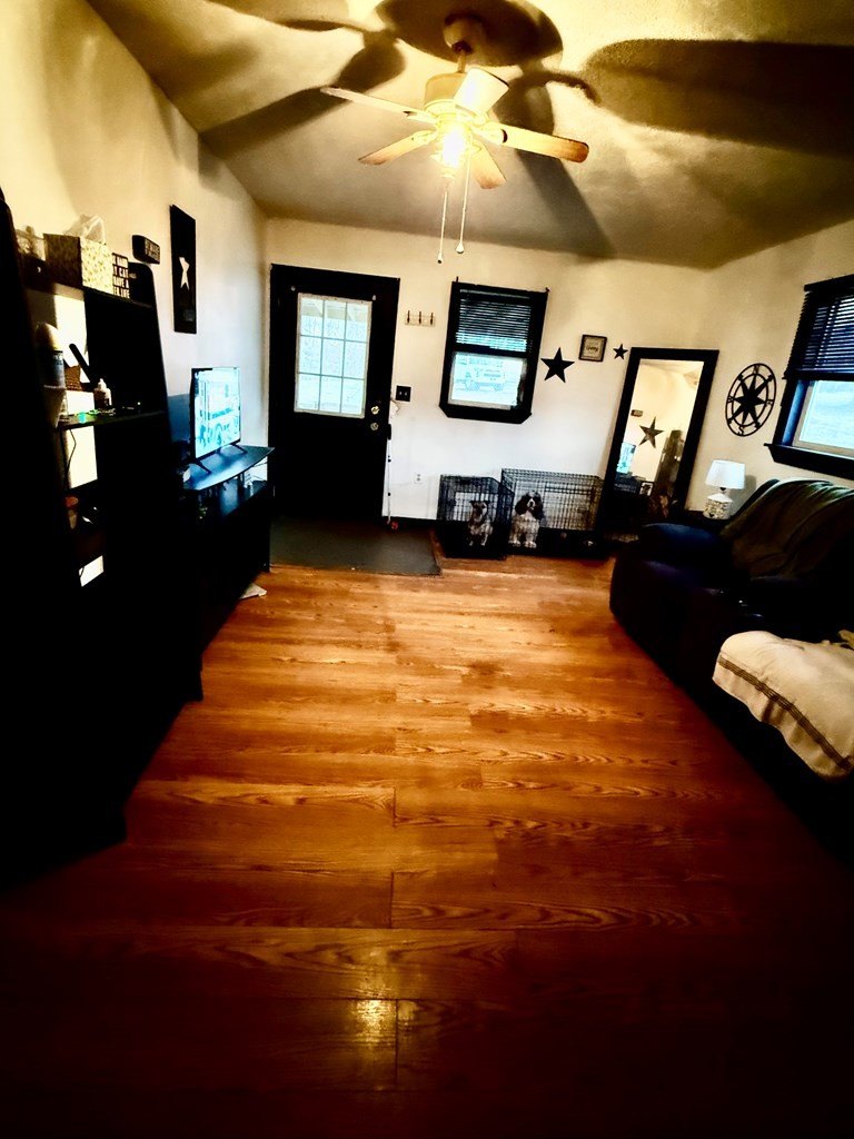 Single Family 4BR 2BA - 453 EAST BRECKENRIDGE, BOLT, WV