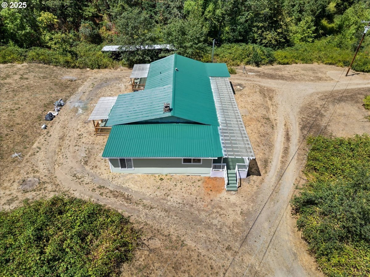 Single Family 3BR 2BA - 181 OAK HOLLOW Ln, Riddle, OR