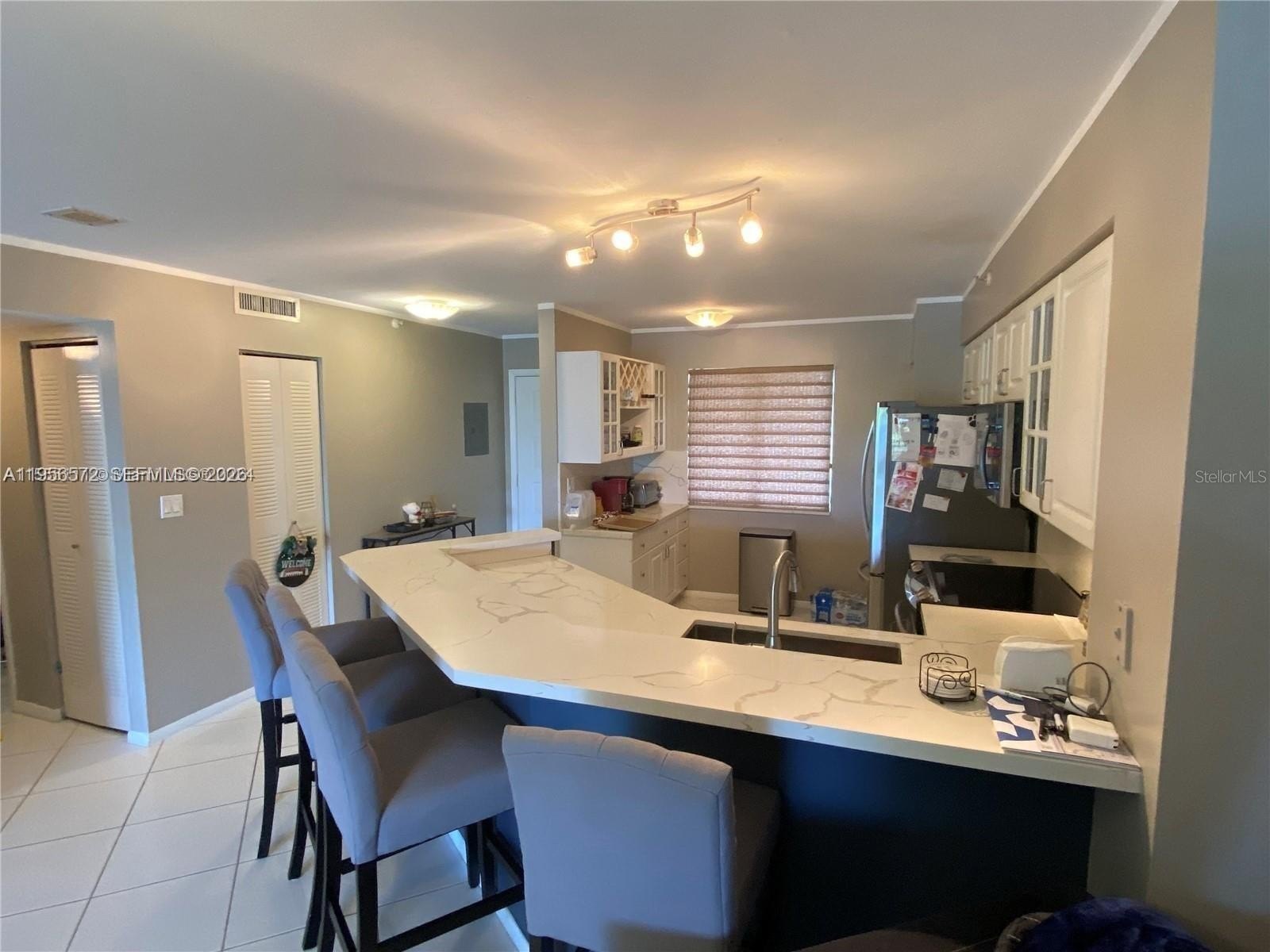 Condo 2BR 2BA - 2205 S CYPRESS BEND DR,, Pompano Beach, FL