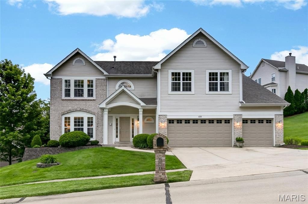 Single Family 5BR 4BA - 650 Palisades View Drive, Eureka, MO