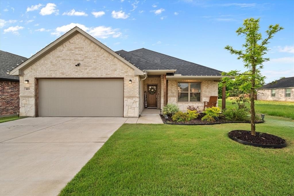 Single Family 4BR 2BA - 103 Randal Row, Corsicana, TX