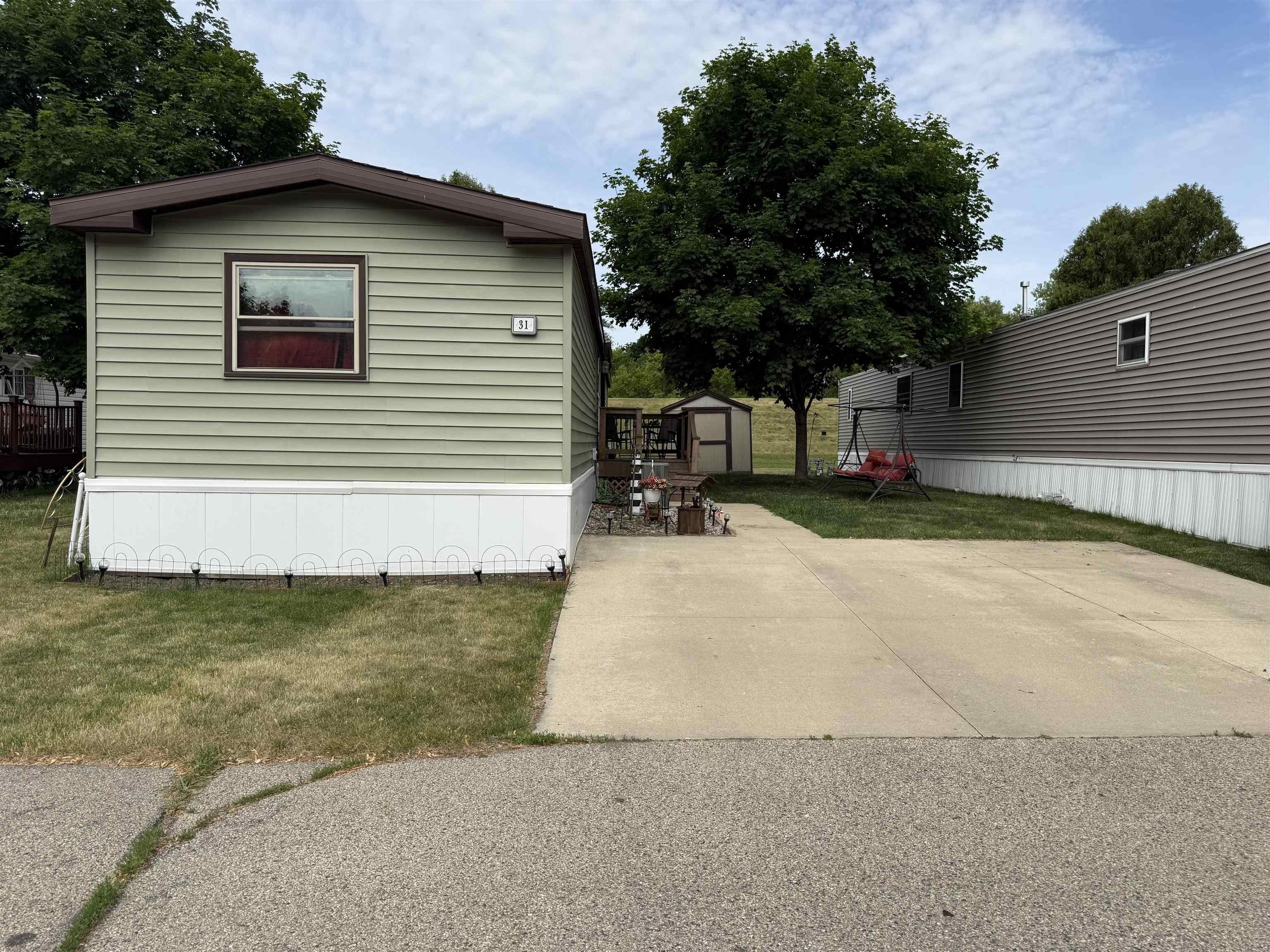 Single Family 2BR 2BA - 31 Maple Grove Avenue, Jefferson, WI