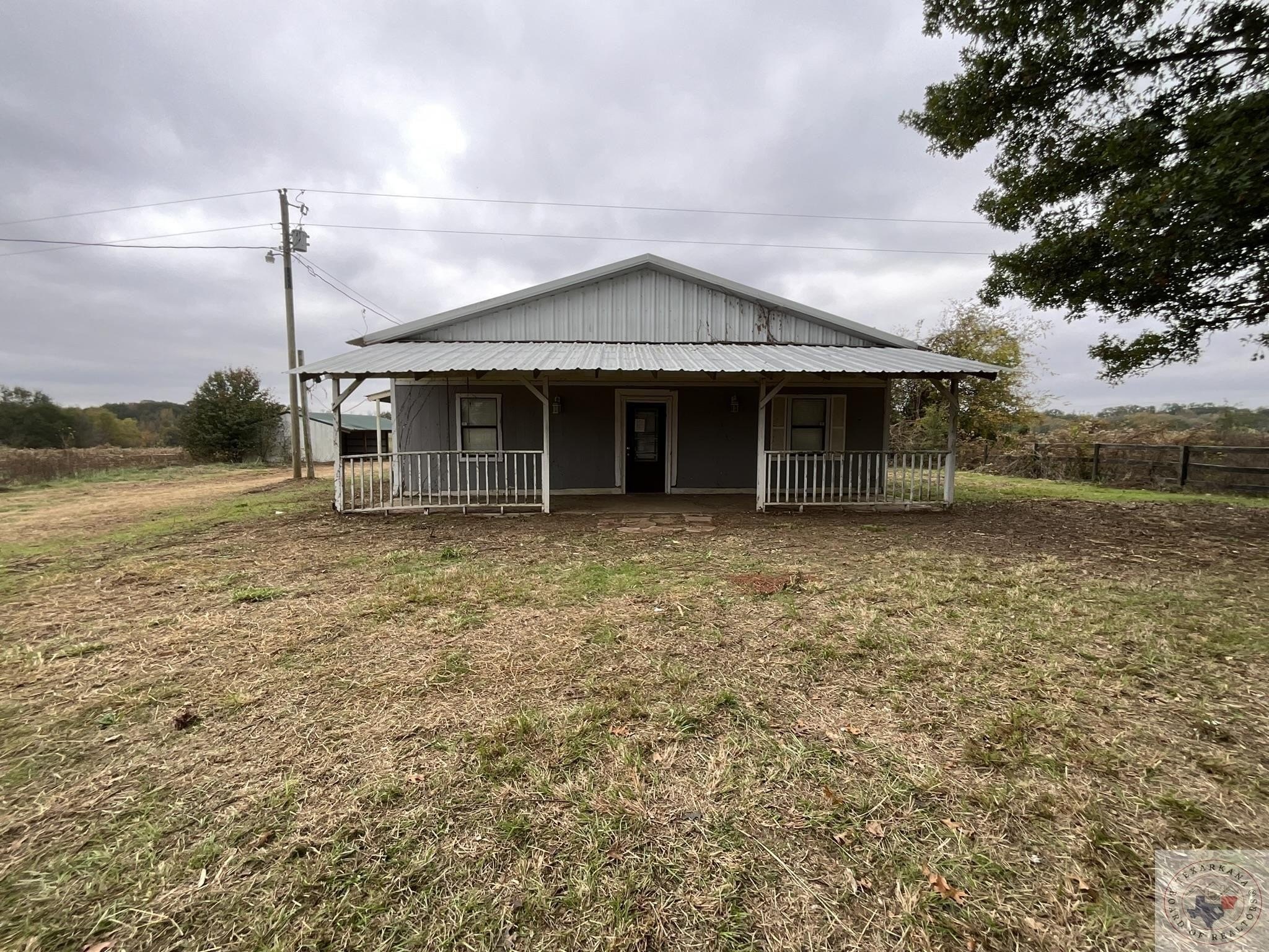 702 S Hwy 41  