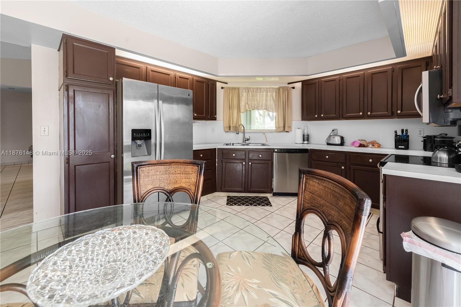 Single Family 3BR 2BA - 2585 SE 7th Pl, Homestead, FL