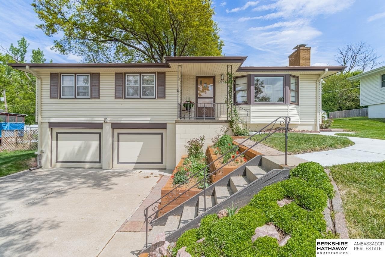 Single Family 2BR 3BA - 6232 Read Street, Omaha, NE