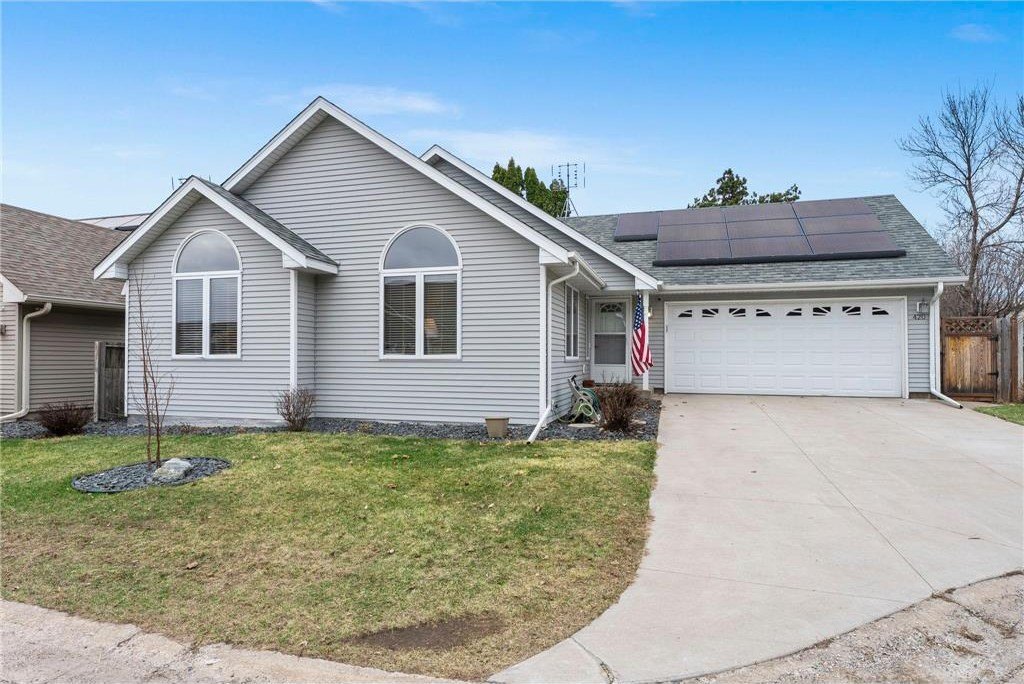 Single Family 3BR 3BA - 420 Village Court, Cambridge, MN