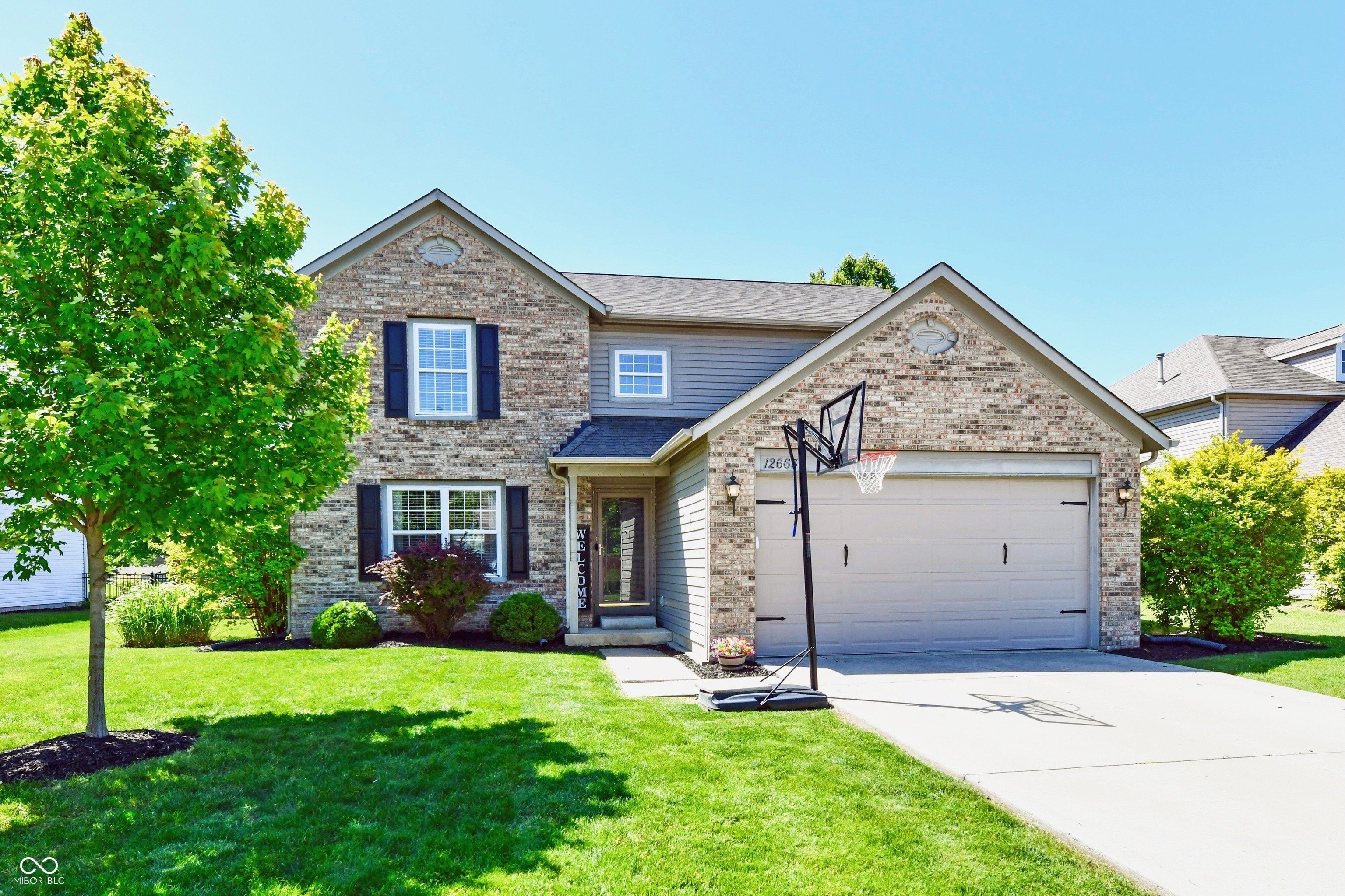 Single Family 4BR 4BA - 12663 Brookdale Drive, Fishers, IN