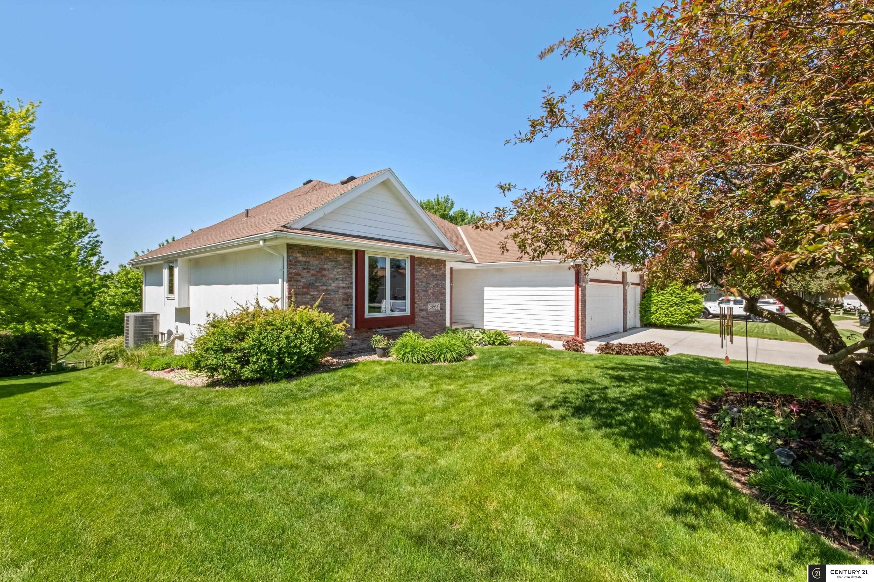Single Family 4BR 3BA - 21935 Granada Street, Gretna, NE