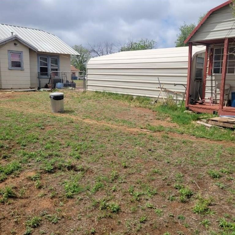 Single Family 2BR 1BA - 711 E Oklahoma Avenue, Sweetwater, TX