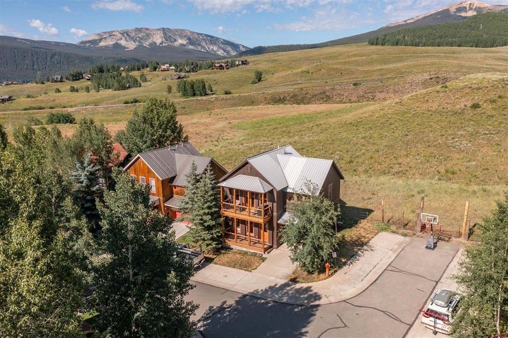 Single Family 4BR 3BA - 102 Horseshoe Drive, Mt. Crested Butte, CO