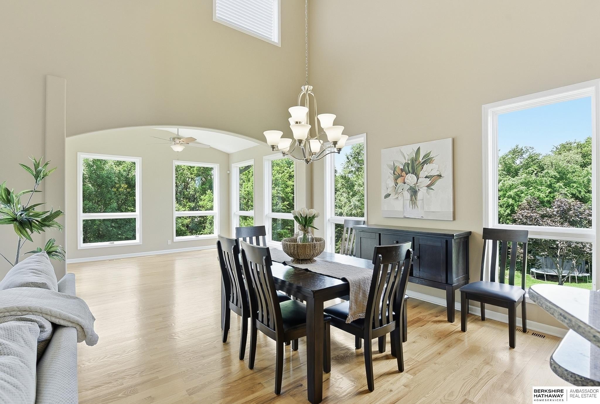 Single Family 6BR 4BA - 1421 White Pine Circle, Papillion, NE