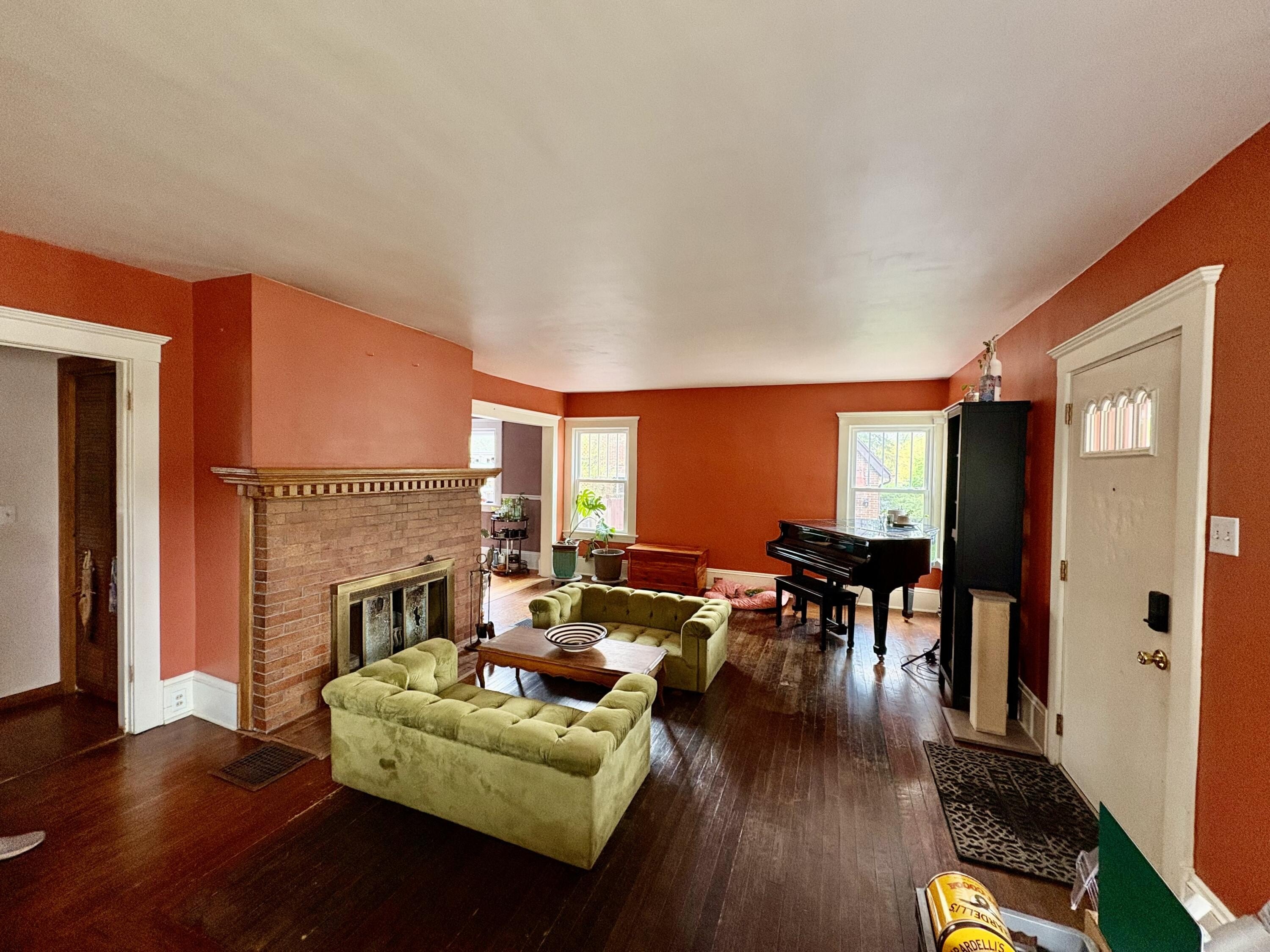 Single Family 4BR 2BA - 754 Oakridge Drive, Jackson, MI