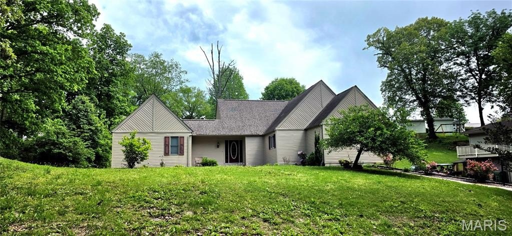 Single Family 3BR 3BA - 103 Estate Drive, Chester, IL
