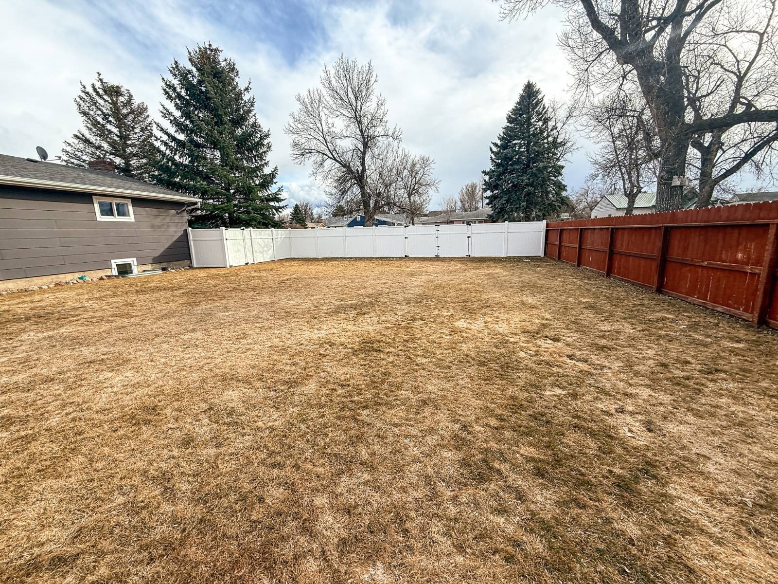Single Family 3BR 2BA - 108 S 4th St W, Malta, MT