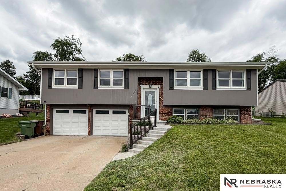 Single Family 3BR 2BA - 1001 Bordeaux Avenue, Bellevue, NE