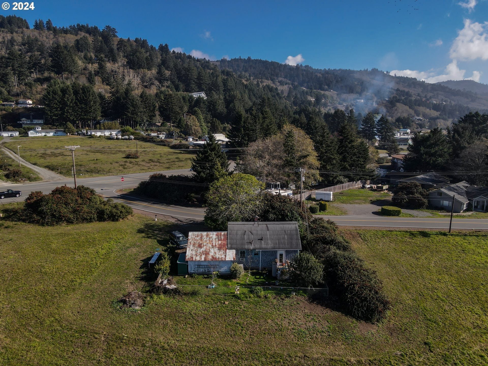 Single Family 2BR 1BA - 15870 PEDRIOLI Dr, Brookings, OR