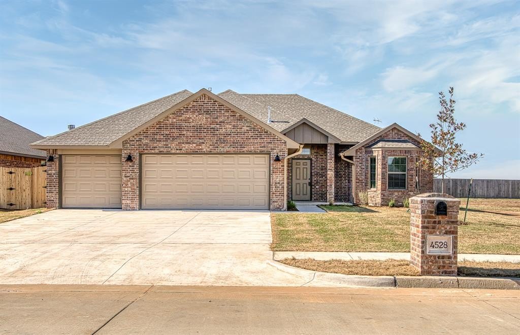 Single Family 4BR 2BA - 4528 Adobe Court, Yukon, OK
