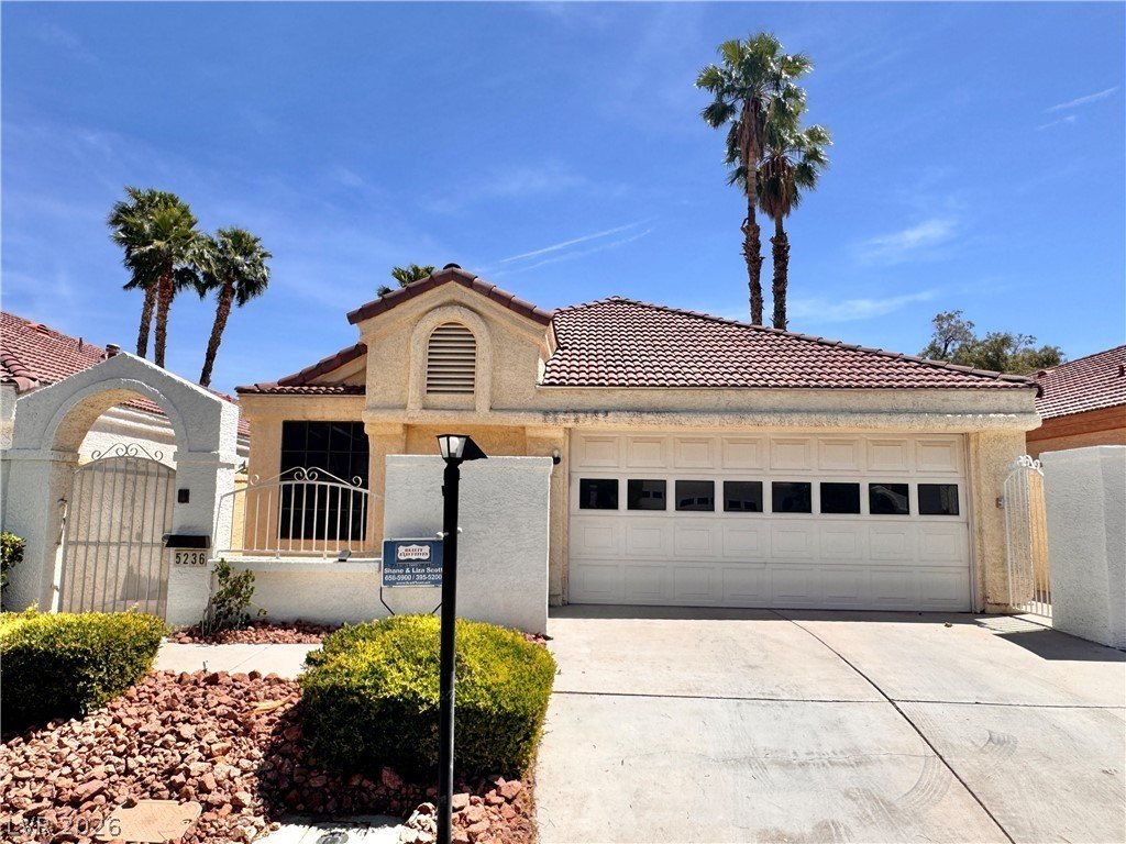 Single Family 2BR 2BA - 5236 Crooked River Circle, Las Vegas, NV