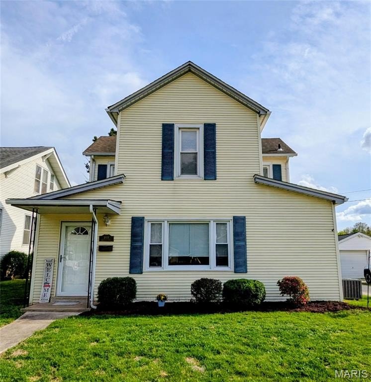 Single Family 4BR 2BA - 1008 W Main Street, Collinsville, IL