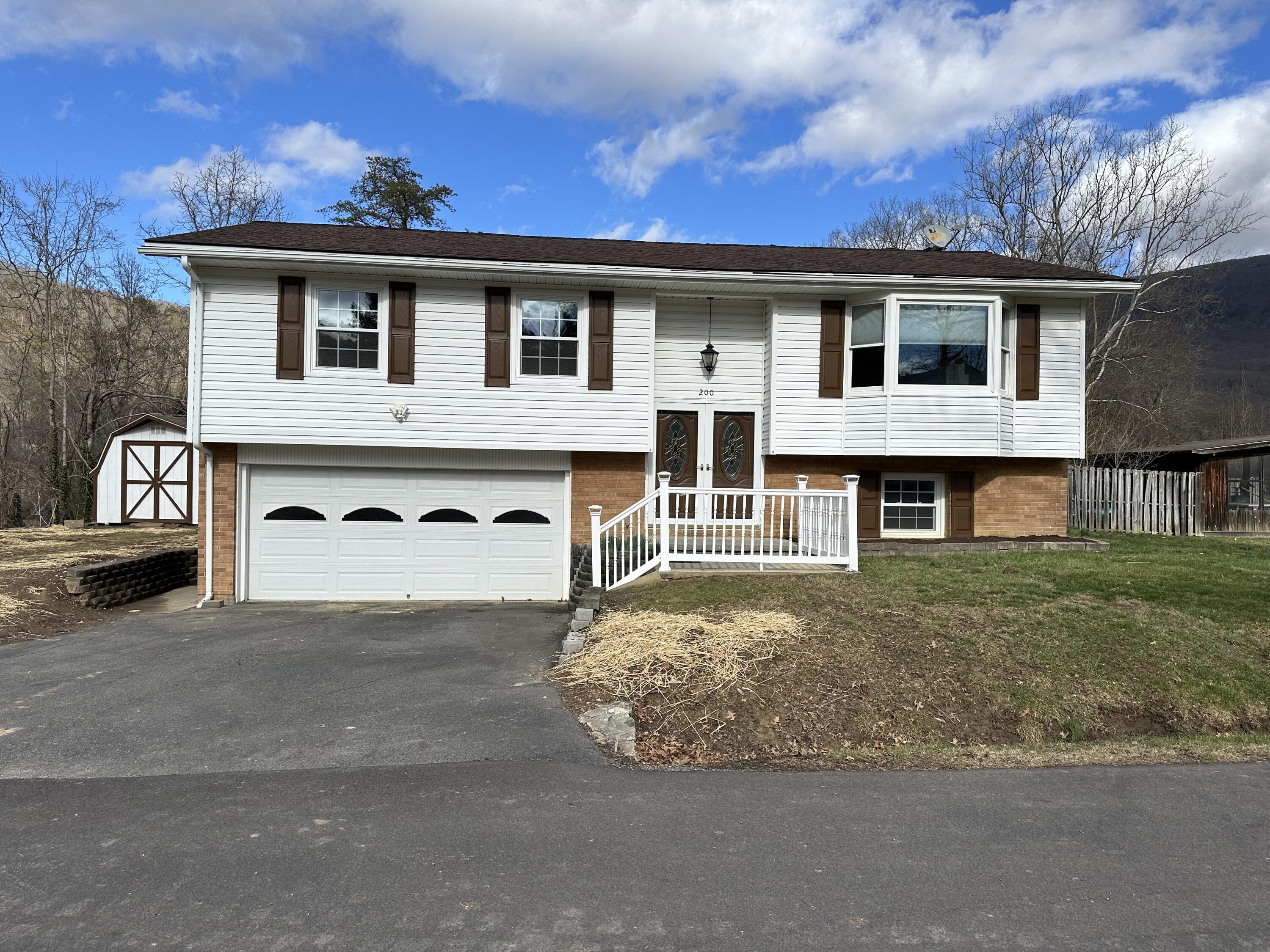 200 Clearwater Cir