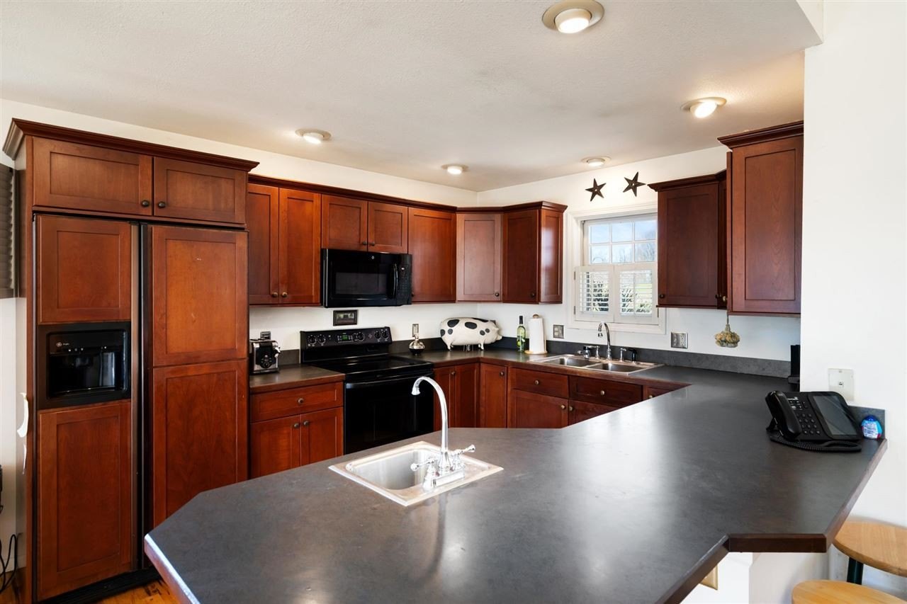 Single Family 2BR 3BA - 824 Crooked Tree, Petoskey, MI
