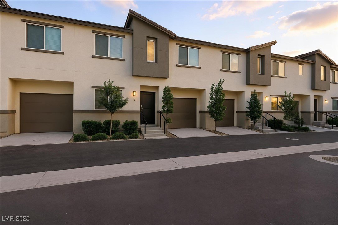 2813 Tahiti Grape Way  