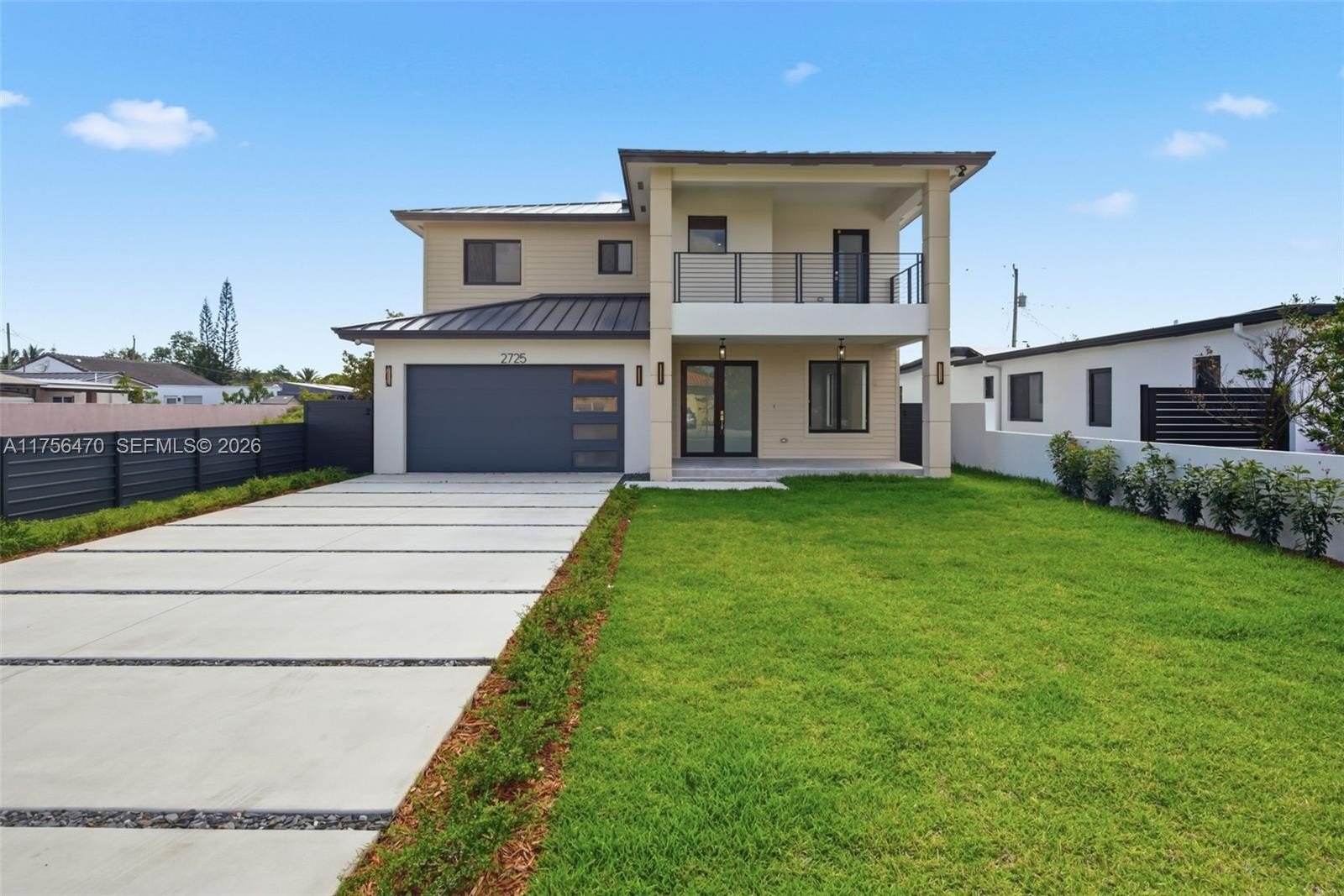 Single Family 4BR 4BA - 2725 SW 65th Ave, Miami, FL