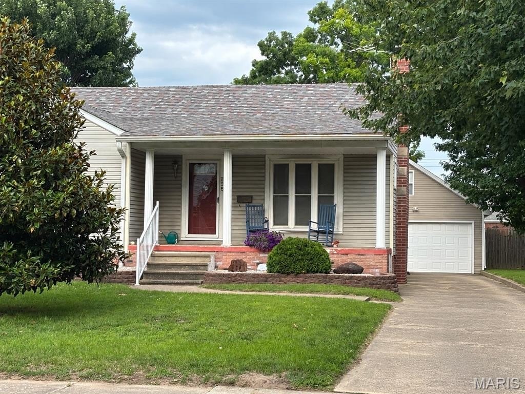Single Family 2BR 2BA - 535 5th Street, Wood River, IL