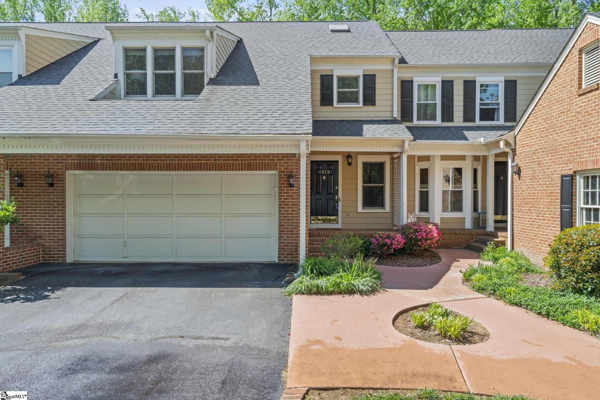 Single Family 3BR 4BA - 1212 Shadow Way, Greenville, SC