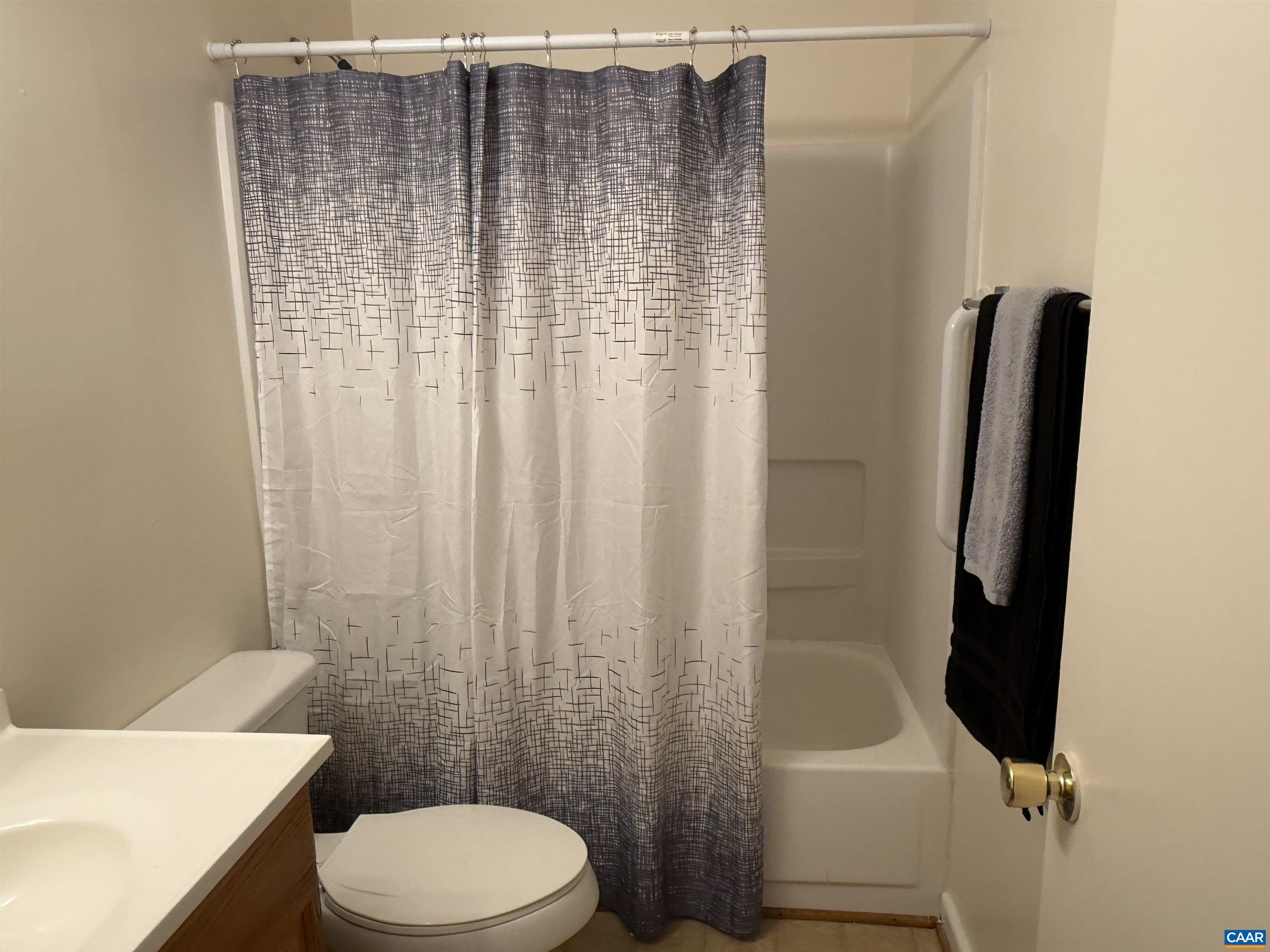 Single Family 3BR 3BA - 638 CRUMPET CT, CHARLOTTESVILLE, VA