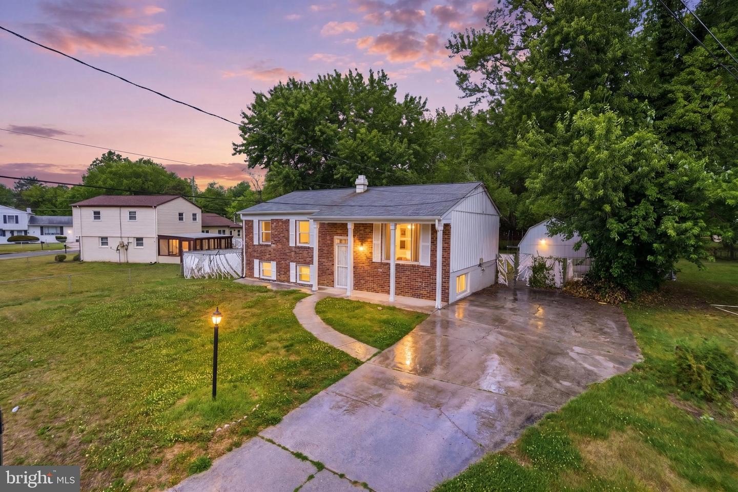 Single Family 4BR 2BA - 9644 GWYNNDALE DR, CLINTON, MD