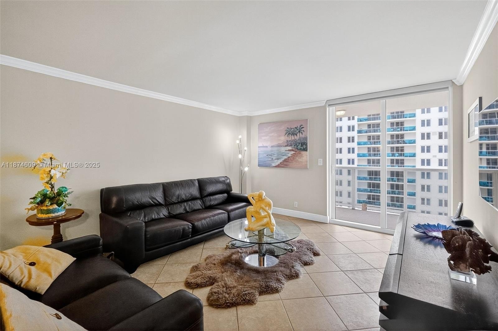 Condo 1BR 2BA - 2401 Collins Ave, Miami  Beach, FL