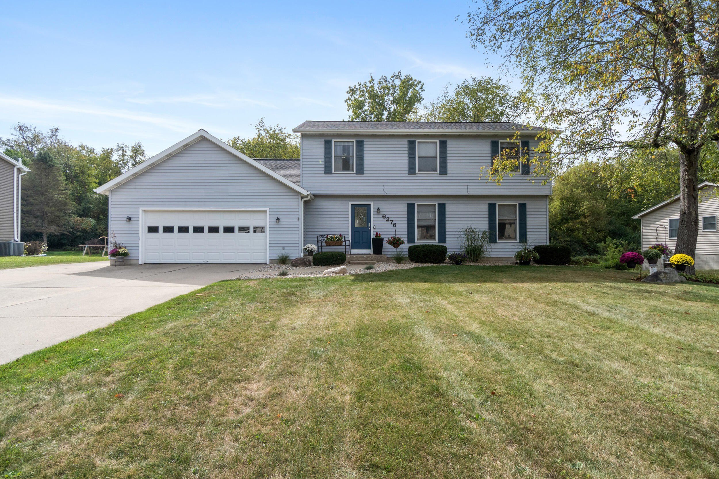 Single Family 4BR 3BA - 6276 Burning Tree Street, Jackson, MI