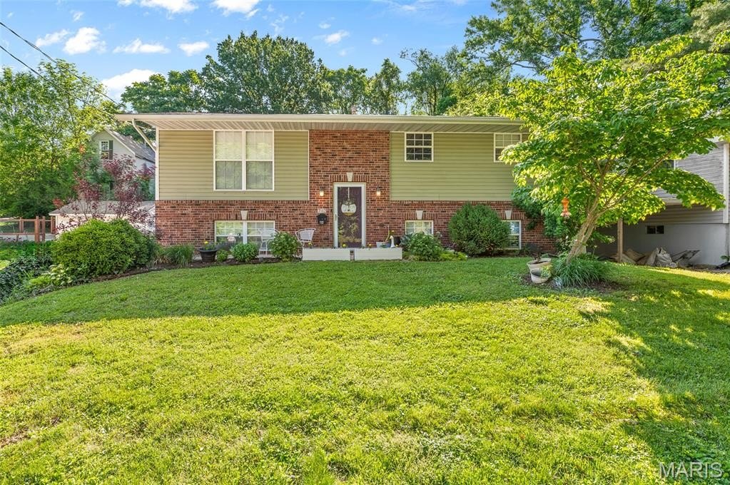 Single Family 3BR 3BA - 712 N Morrison Avenue, Collinsville, IL