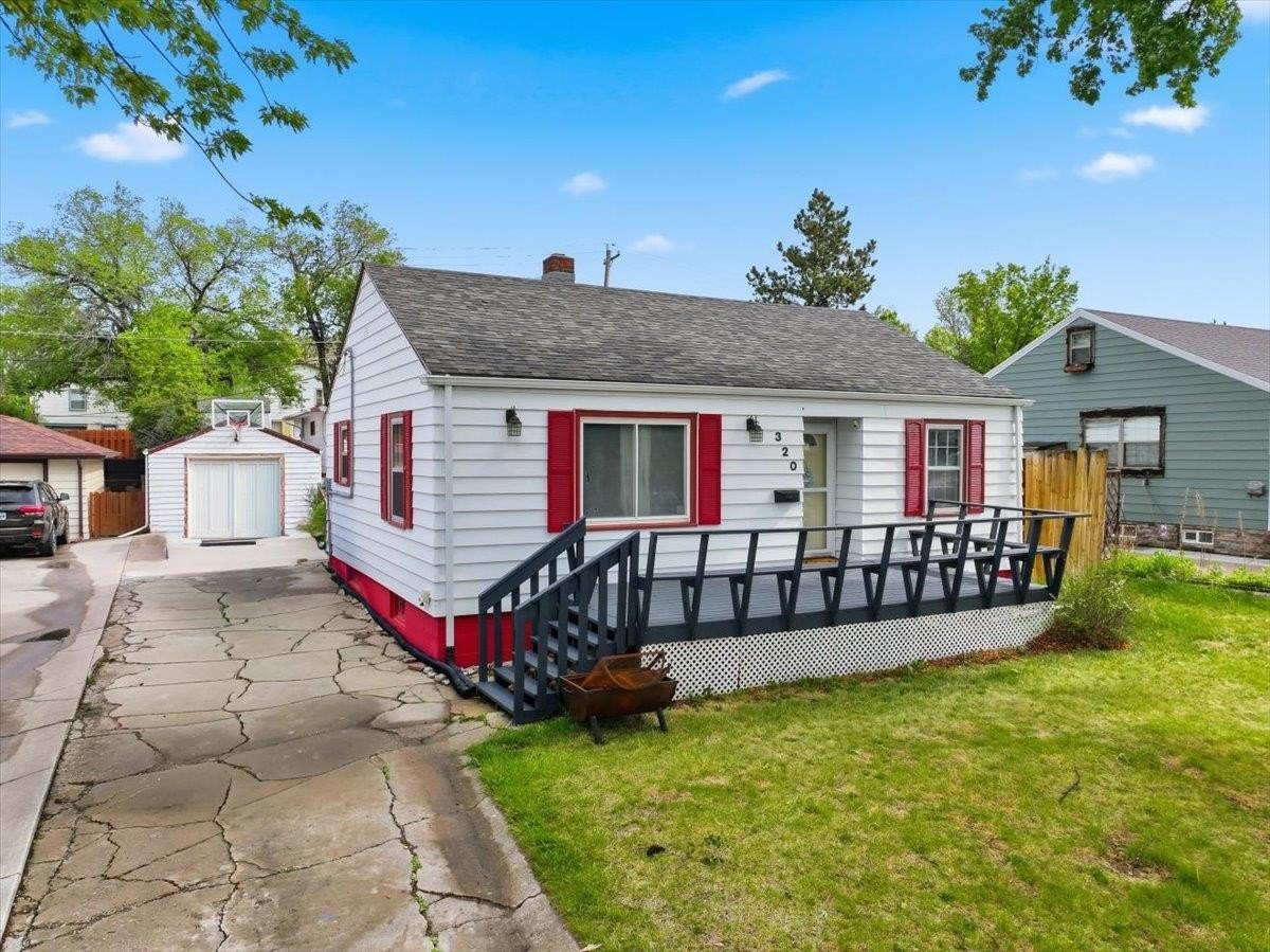 Single Family 4BR 2BA - 320, Rapid City, SD