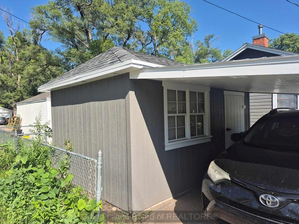 Single Family 3BR 2BA - 910 W 13th St, Grand Island, NE