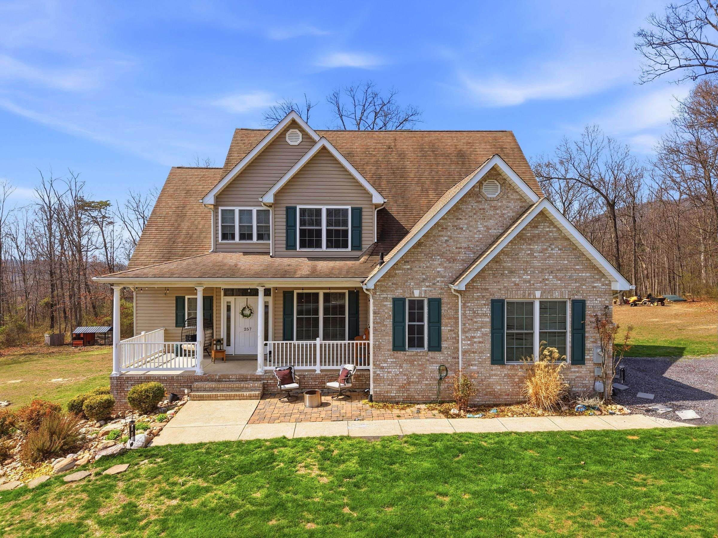 Single Family 4BR 3BA - 257 HUNTER RD, MAURERTOWN, VA