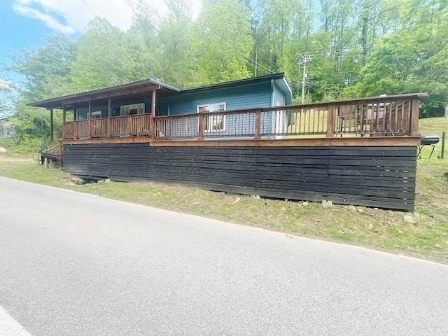 Single Family 3BR 1BA - 982 HWY 3400, Jenkins, KY