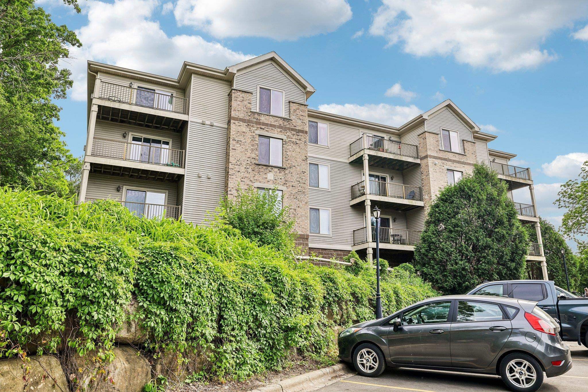 Condo 2BR 2BA - 7203 Mid Town Road, Madison, WI