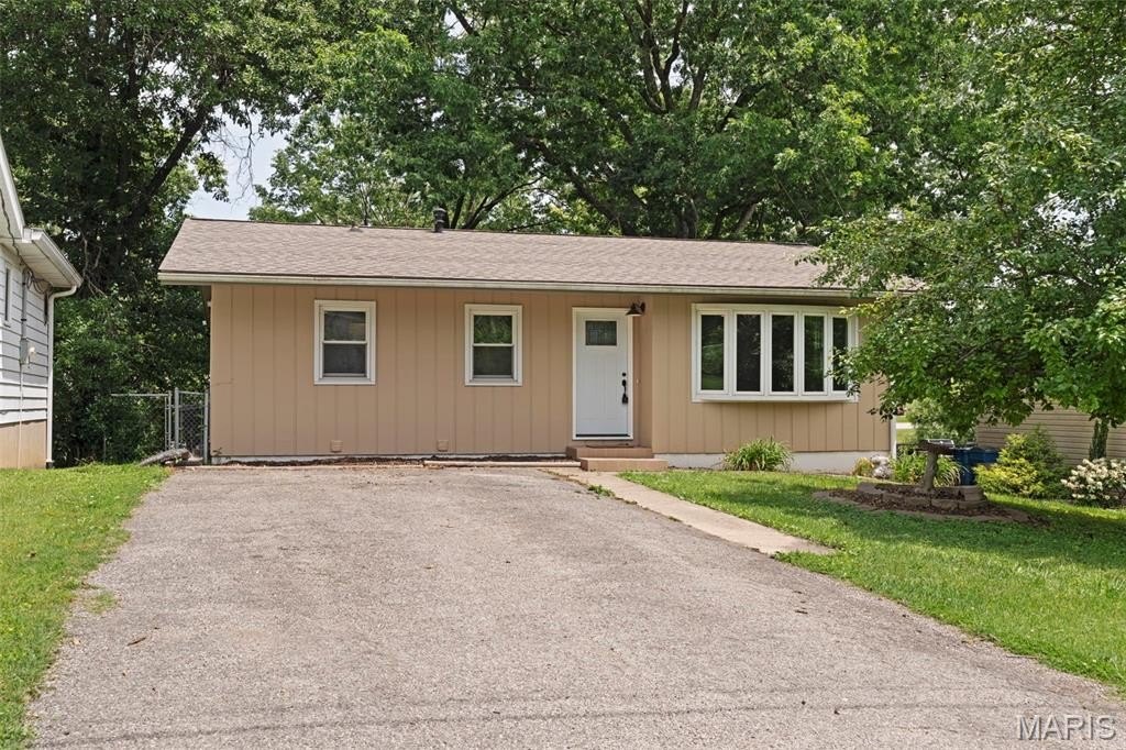 Single Family 3BR 2BA - 1392 Alice Street, Collinsville, IL
