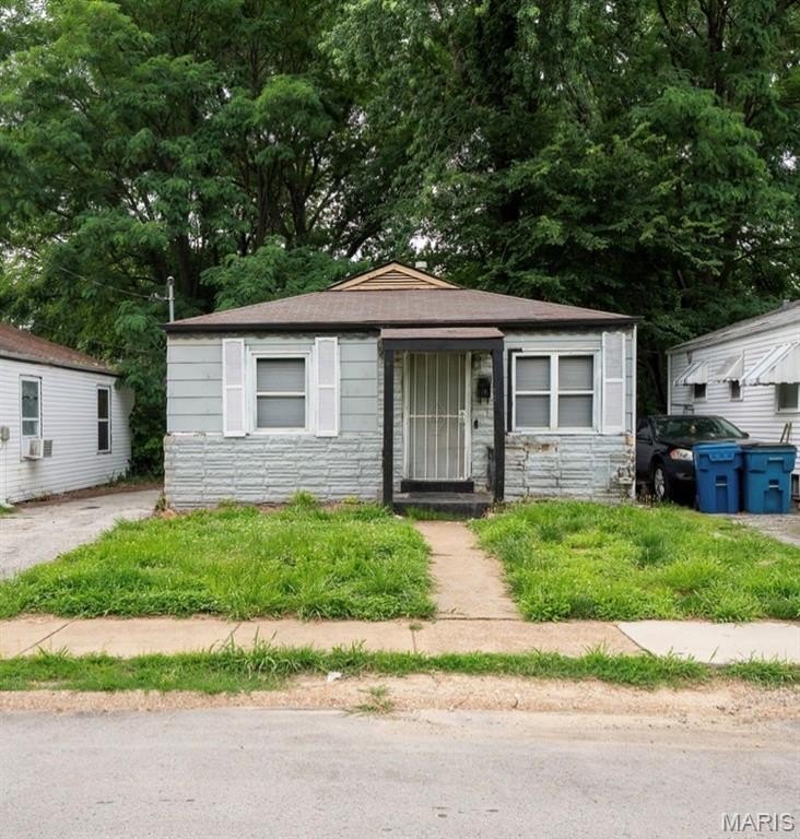 Single Family 2BR 1BA - 113 Anabel Avenue, Ferguson, MO