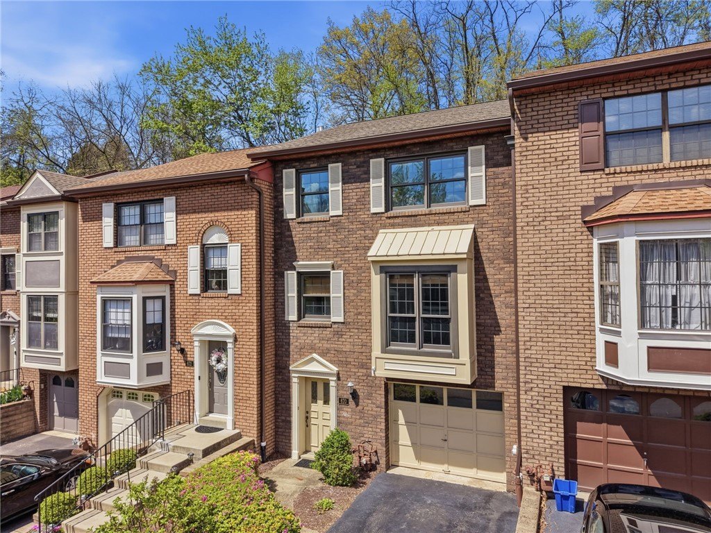 Single Family 3BR 3BA - 670 Woodcrest Dr, Robinson Twp, PA