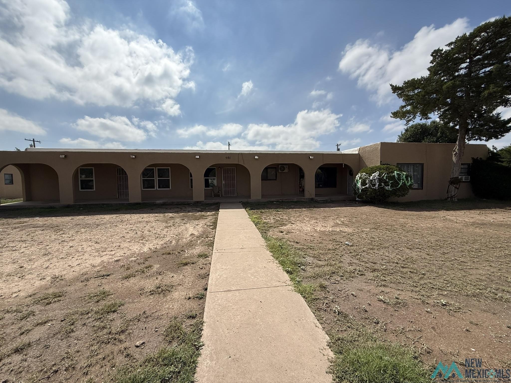 1501 W Hank Ave  