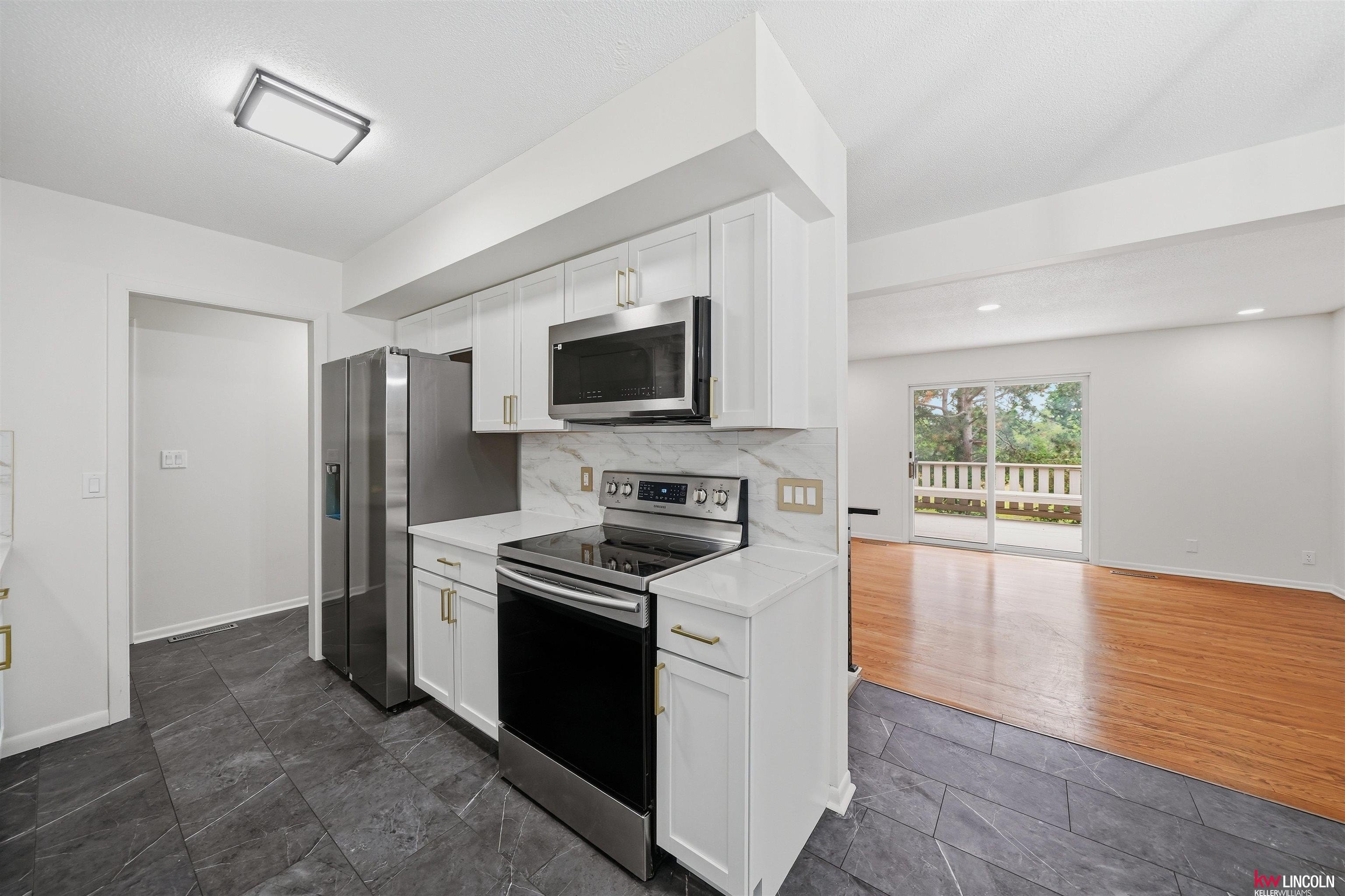 Single Family 5BR 2BA - 4508 Hallcliffe Road, Lincoln, NE