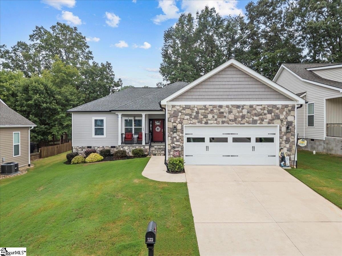 Single Family 4BR 2BA - 166 Page Creek Boulevard, Landrum, SC