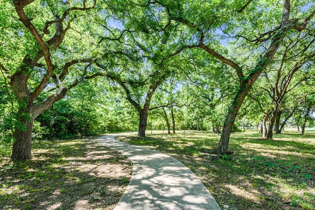 Single Family 4BR 4BA - 1014 Birkdale Drive, Justin, TX