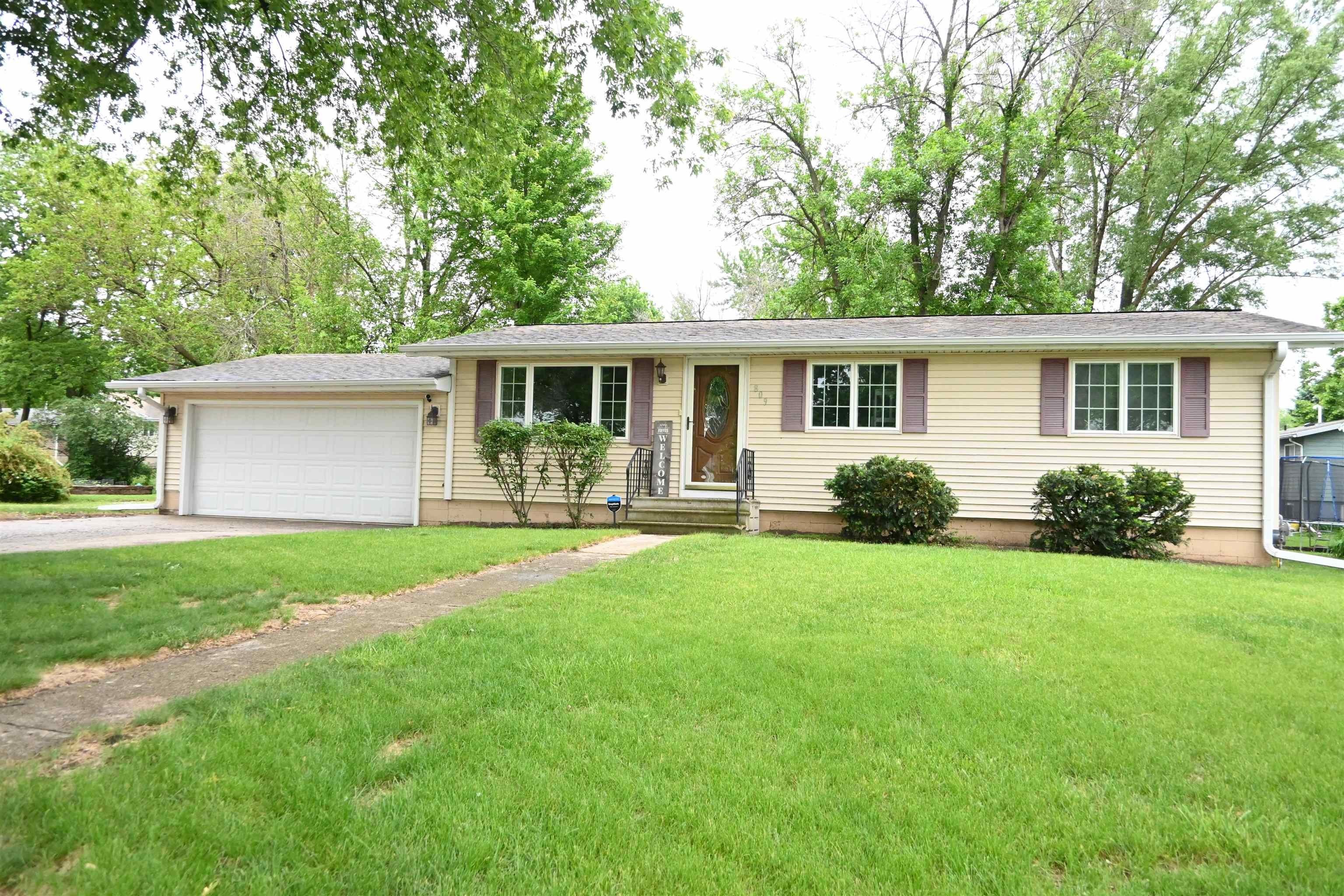 Single Family 3BR 2BA - 809 S 7th Street, Lake View, IA